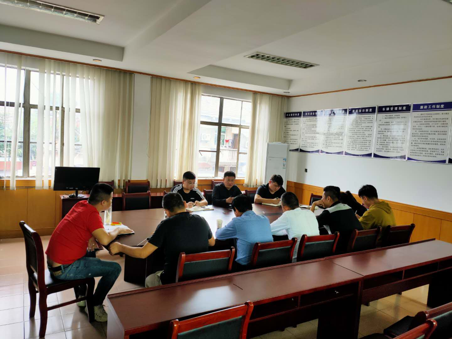 縣礦產(chǎn)公司召開節(jié)前運(yùn)輸安全專題會議