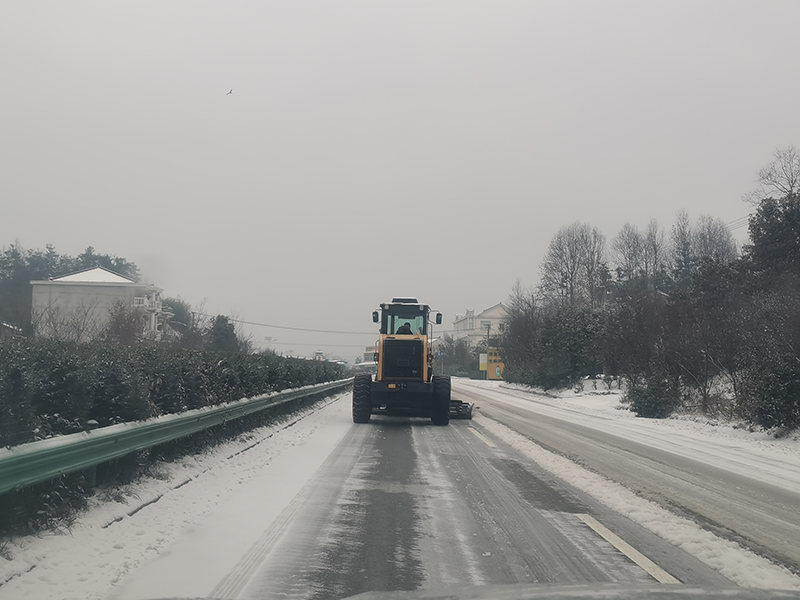以雪為令 快速響應 全力以赴保暢通